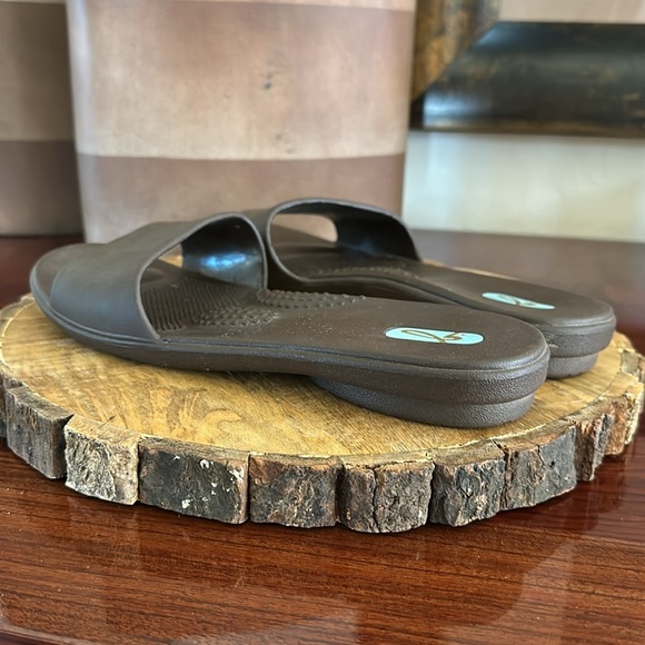 Oka-B Women’s Grace Slide Sandals in Hot Chocolate - Picture 5 of 12